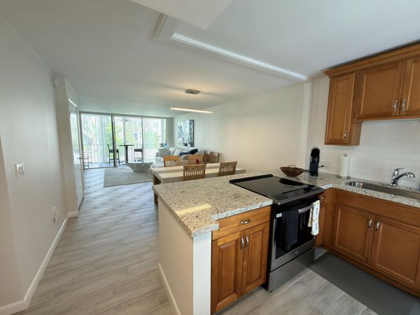 4242 Deste Court, Unit 208, Lake Worth, FL 33467