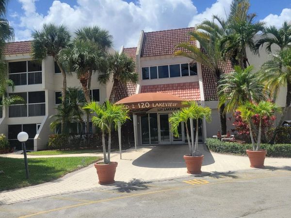 120 Lakeview Drive, Unit 103, Weston, FL 33326