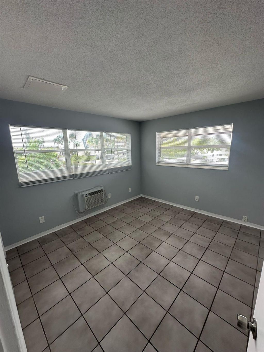 2917 Middle River Drive, Unit 5, Fort Lauderdale, FL 33306 Photo