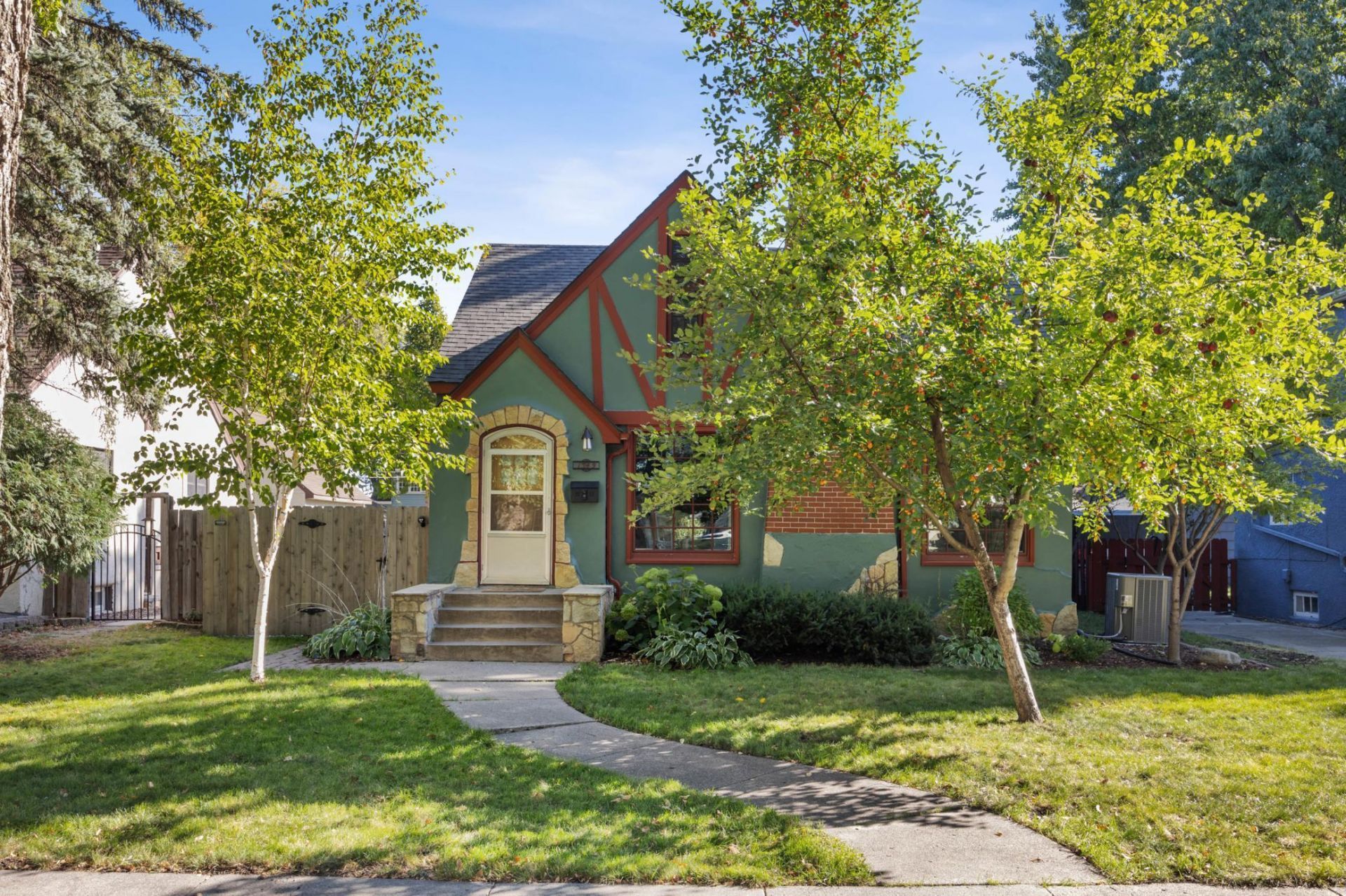 1349 4th Street N, Fargo, ND 58102 Main Photo