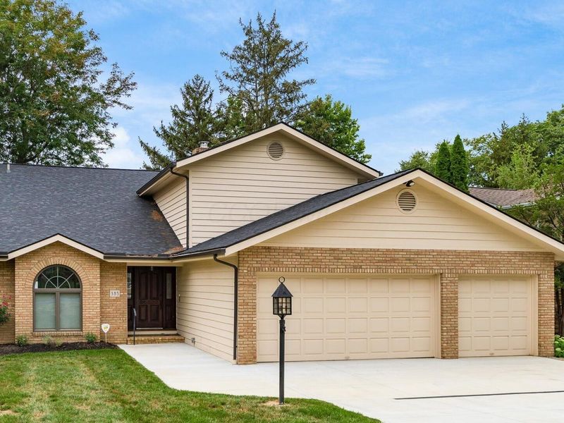 385 Lakeshore Drive W, Hebron, OH 43025 Photo 1