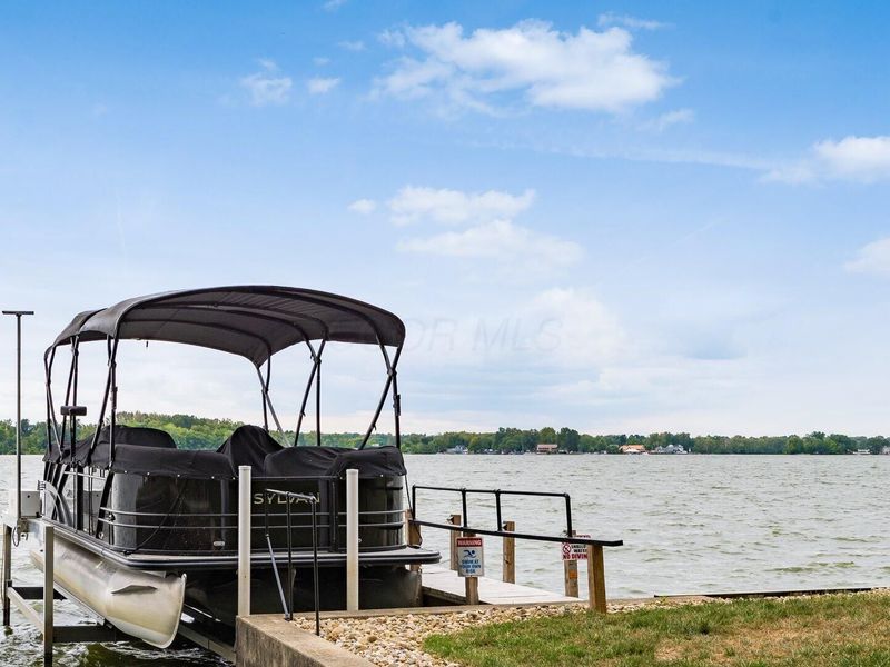 385 Lakeshore Drive W, Hebron, OH 43025 Photo 5