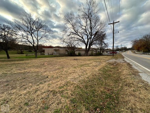 610 Panther Avenue, Yellville, AR 72687