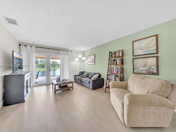 16382 SW 75th St , Miami, FL 33193