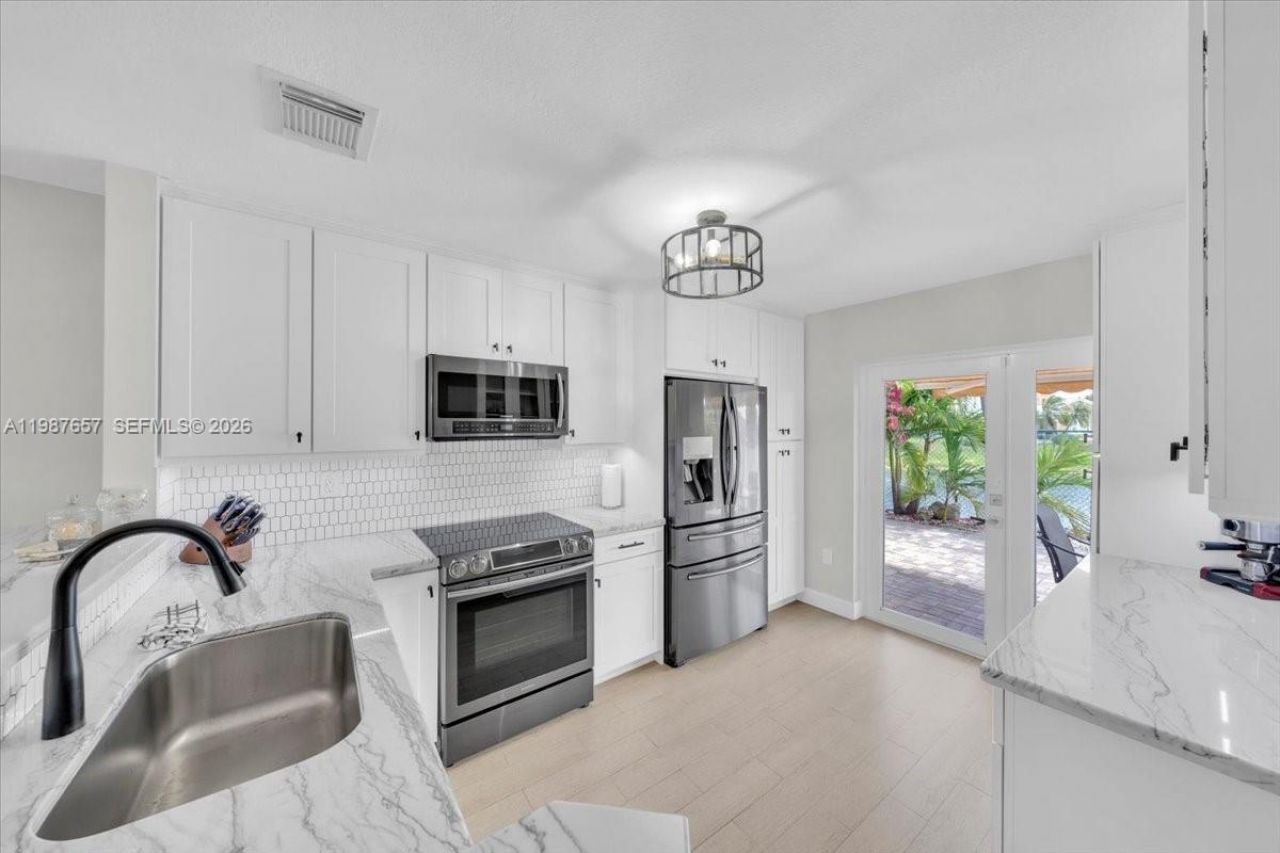 16382 SW 75th St, Miami, FL 33193 Photo