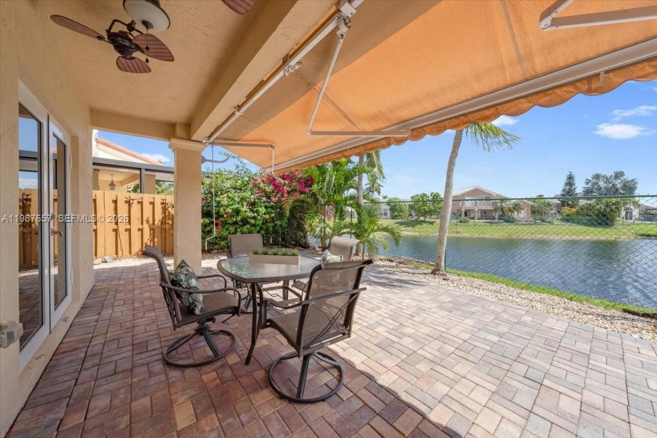 16382 SW 75th St, Miami, FL 33193 Photo