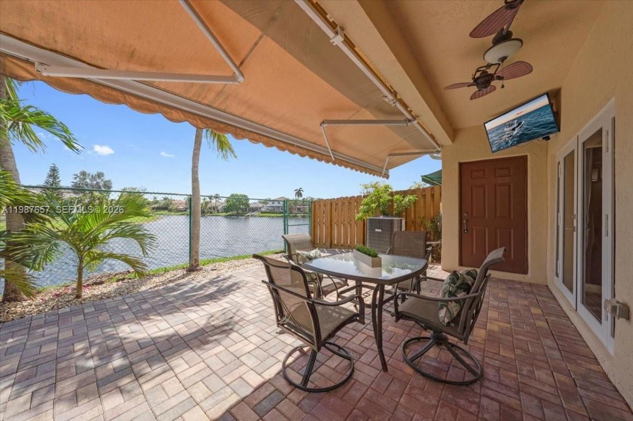 16382 SW 75th St, Miami, FL 33193 Photo