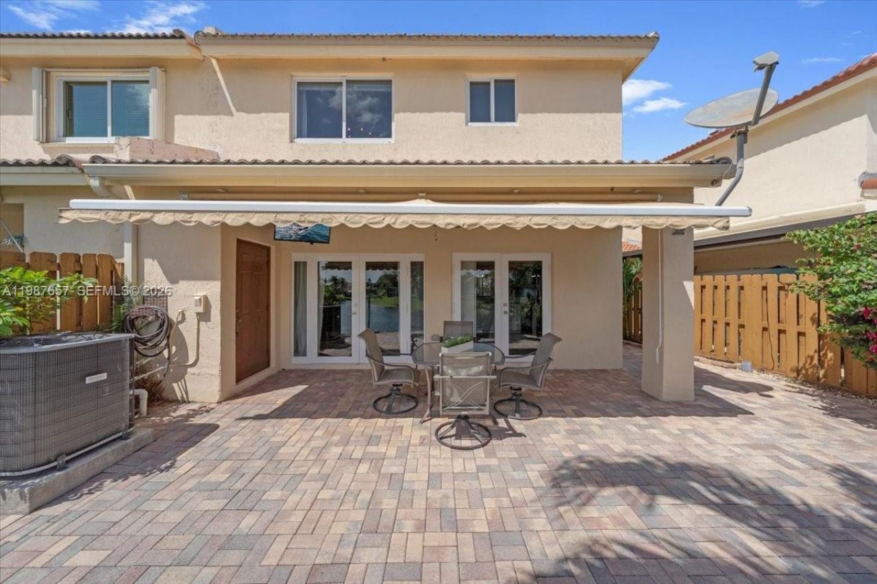 16382 SW 75th St, Miami, FL 33193 Photo