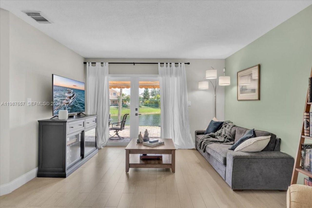 16382 SW 75th St, Miami, FL 33193 Photo