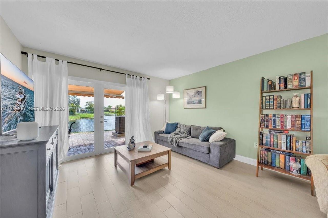 16382 SW 75th St, Miami, FL 33193 Photo