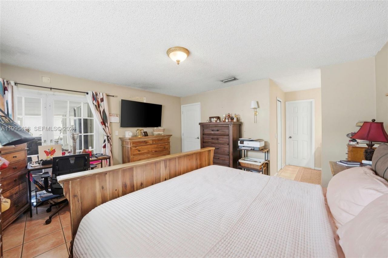 1271 SW 138th Ct, Miami, FL 33184 Photo