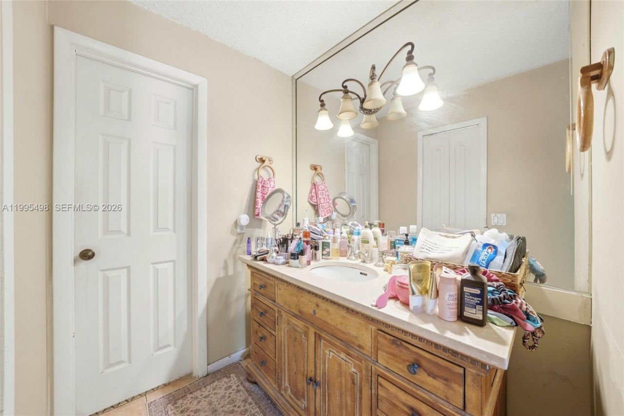 1271 SW 138th Ct, Miami, FL 33184 Photo