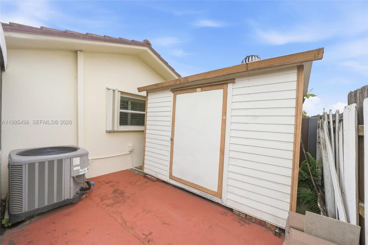 1271 SW 138th Ct, Miami, FL 33184 Photo