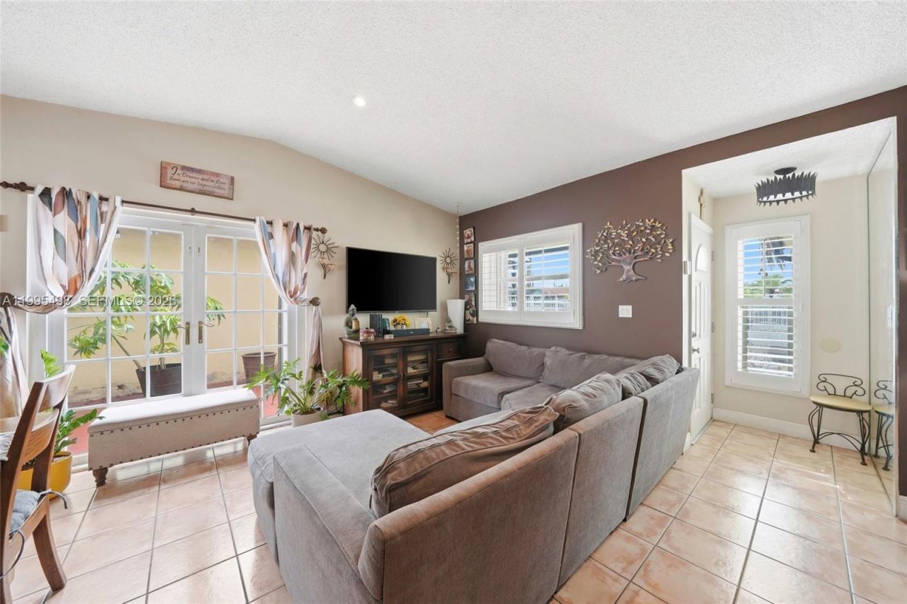 1271 SW 138th Ct, Miami, FL 33184 Photo