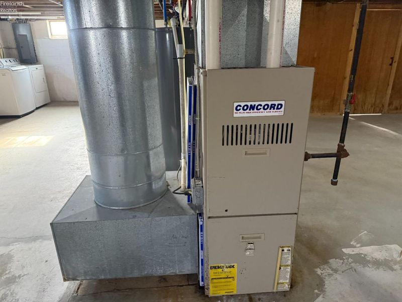 411 S Collinwood Boulevard, Fremont, OH 43420 Photo 32