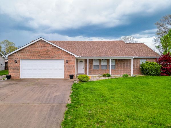 1401 Posey Street , Marion, IL 62959