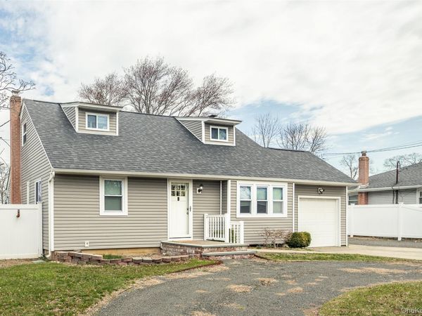 167 Union Avenue , Holbrook, NY 11741