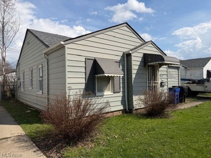 3977 Wendy Drive , Cleveland, OH 44122 Photo 3