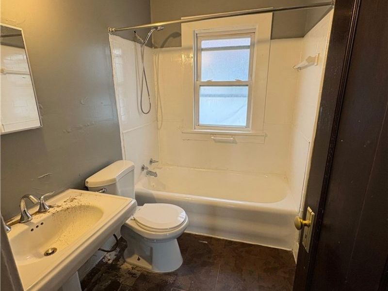 18001 Olympia Road , Cleveland, OH 44112 Photo 11