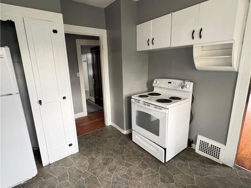 18001 Olympia Road , Cleveland, OH 44112 Photo 15