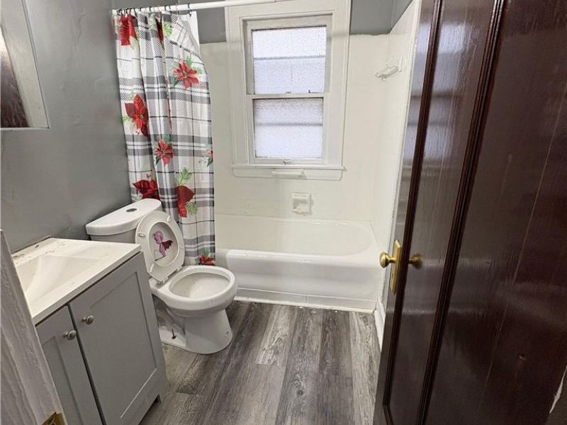 18001 Olympia Road , Cleveland, OH 44112 Photo 17