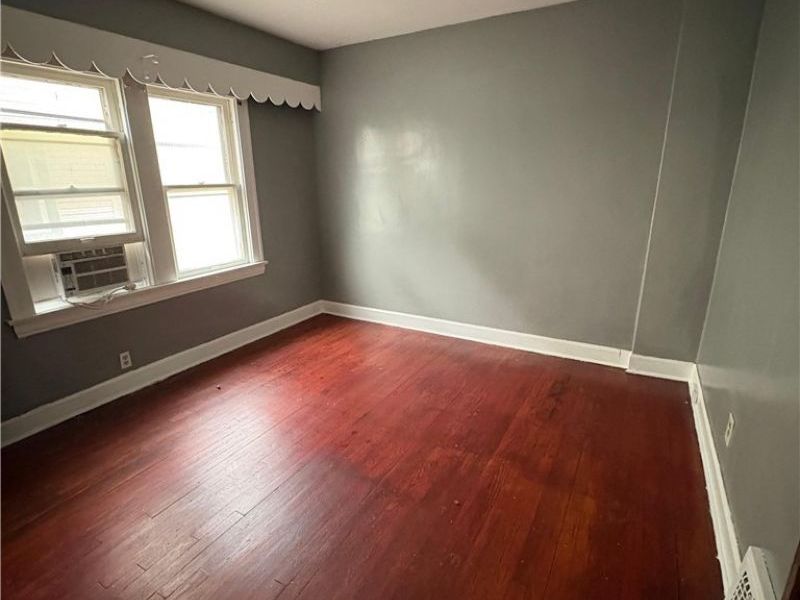 18001 Olympia Road , Cleveland, OH 44112 Photo 18