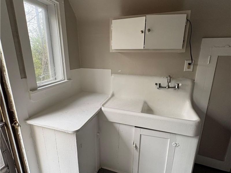 18001 Olympia Road , Cleveland, OH 44112 Photo 22