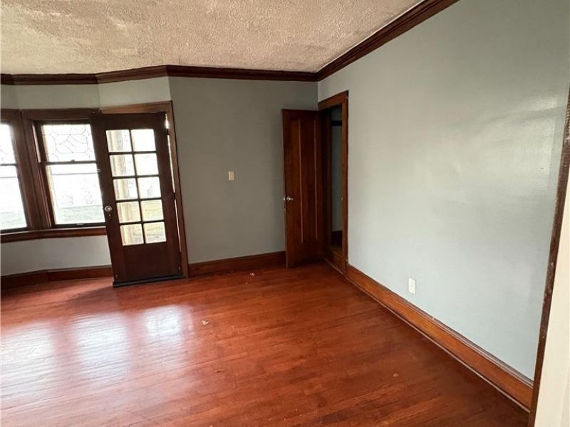 18001 Olympia Road , Cleveland, OH 44112 Photo 6