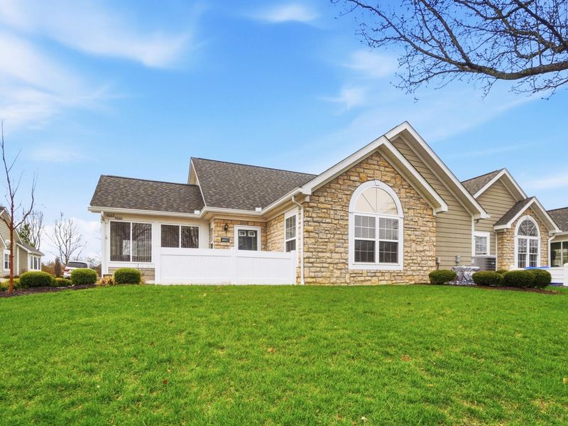 4662 Cobblestone Drive, Tipp City, OH 45371 Photo 3