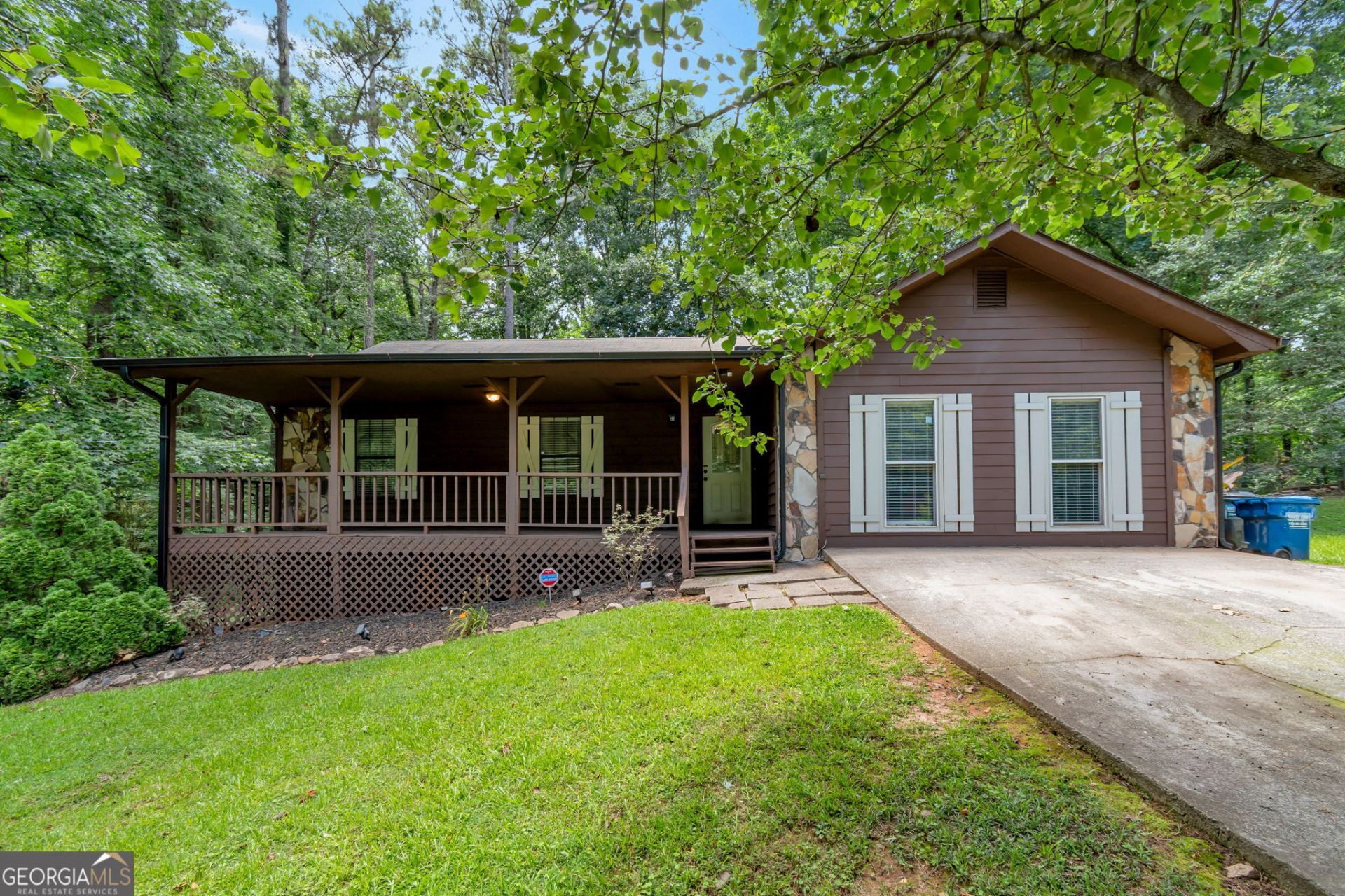 4097 Stacy Lane, Snellville, GA 30039 Main Photo