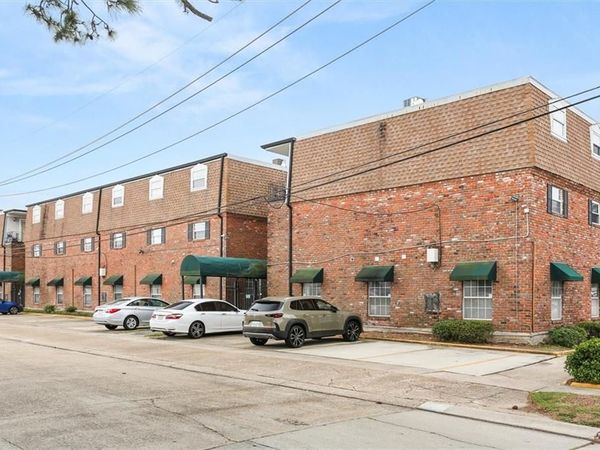 3013 RIDGELAKE Drive, Unit 203, Metairie, LA 70002