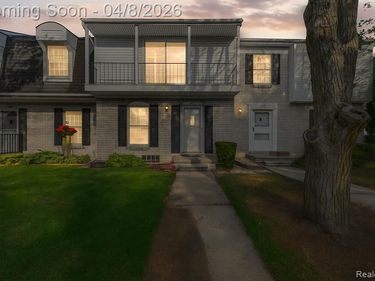 121 Stratford Lane, Rochester Hills, MI 48309