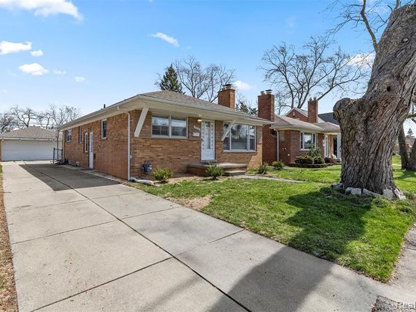 7312 Colonial Street , Dearborn Heights, MI 48127