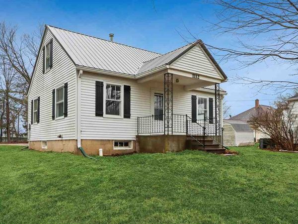 1112 8th Ave, Wellman, IA 52356