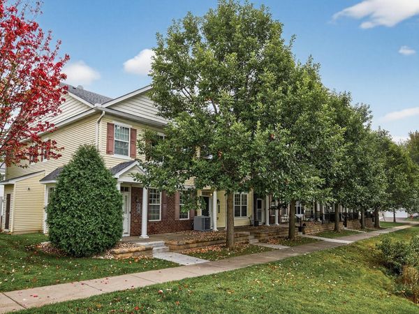 7580 Lower 11th Street N, Oakdale, MN 55128