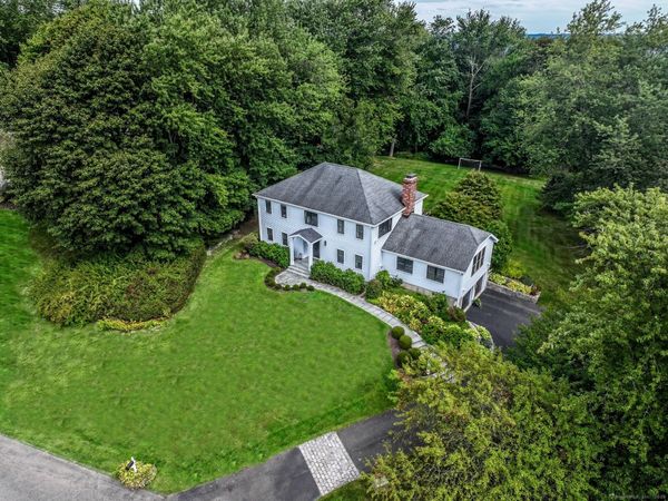 13 Old Castle, Newtown, CT 06470