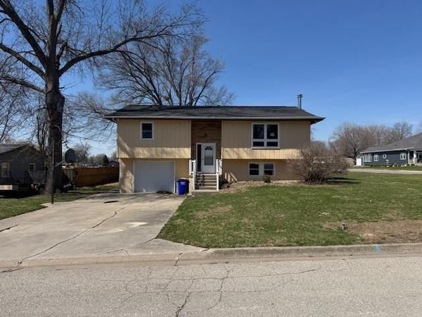 711 12th Street, Kalona, IA 52247