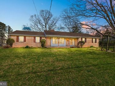 2566 GOLDEN DRIVE, EAST PETERSBURG, PA 17520