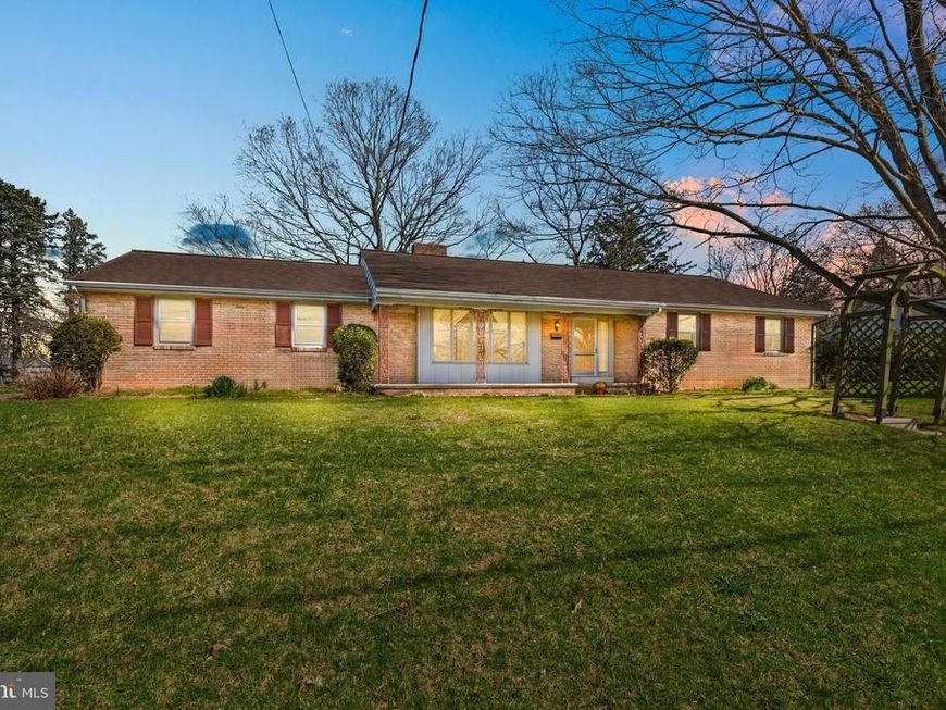 2566 Golden Drive, East Petersburg, PA 17520 Main Photo