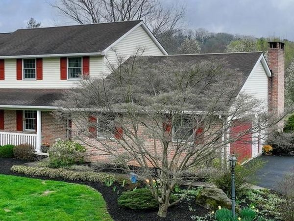 412 WETHERBURN DRIVE, LANCASTER, PA 17601