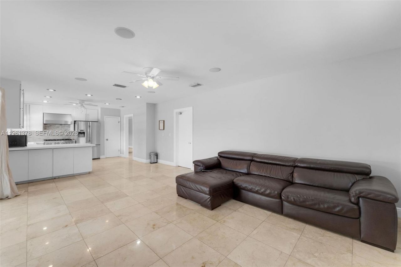 10721 SW 124th St , Miami, FL 33176 Photo