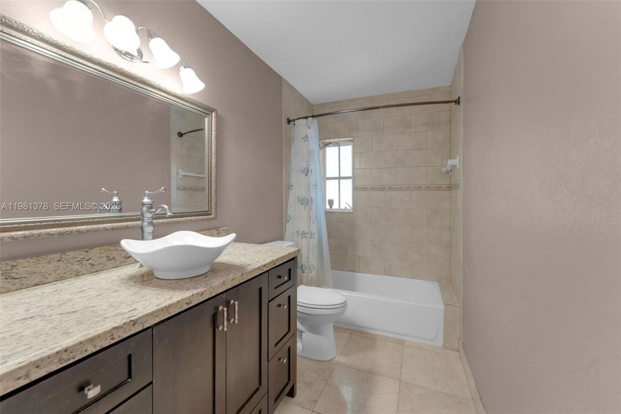 10721 SW 124th St , Miami, FL 33176 Photo