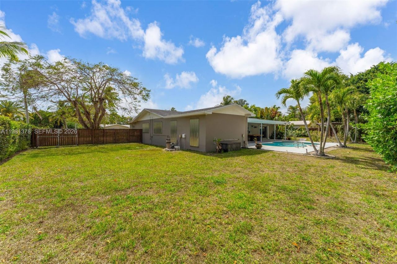 10721 SW 124th St , Miami, FL 33176 Photo