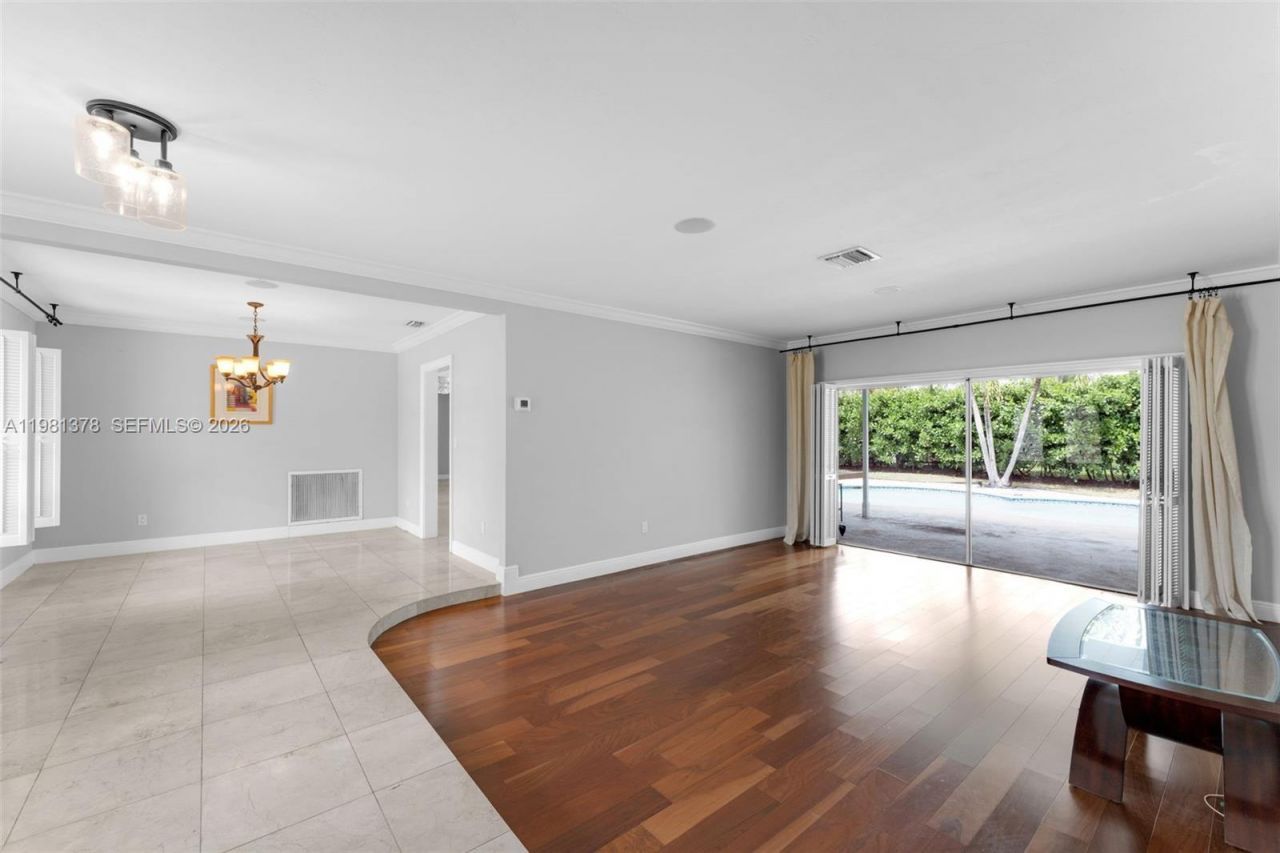 10721 SW 124th St , Miami, FL 33176 Photo