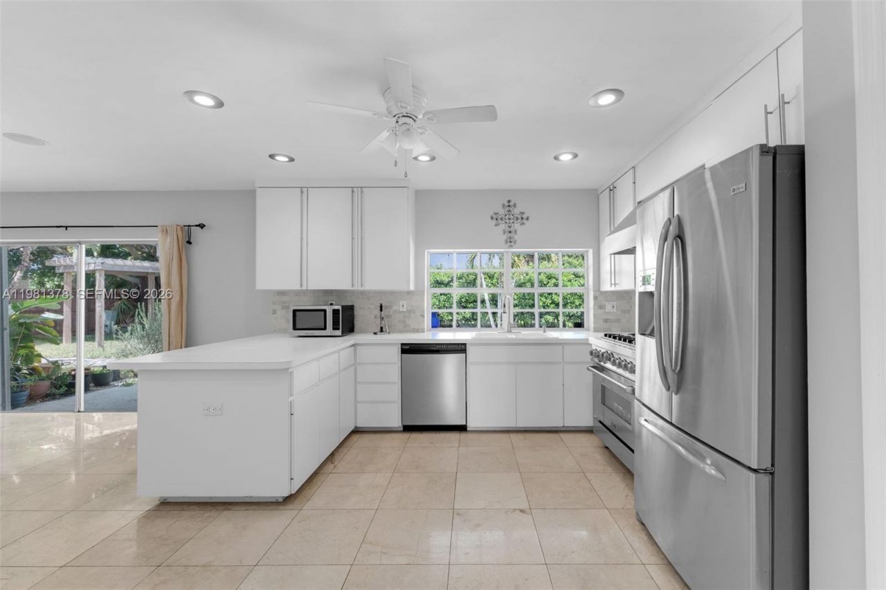 10721 SW 124th St , Miami, FL 33176 Photo