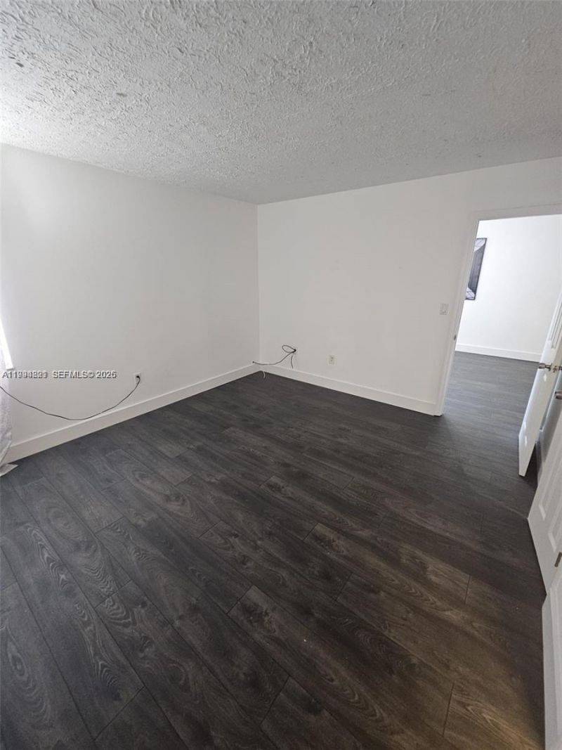 6055 W 19th, Unit 209, Hialeah, FL 33012 Photo