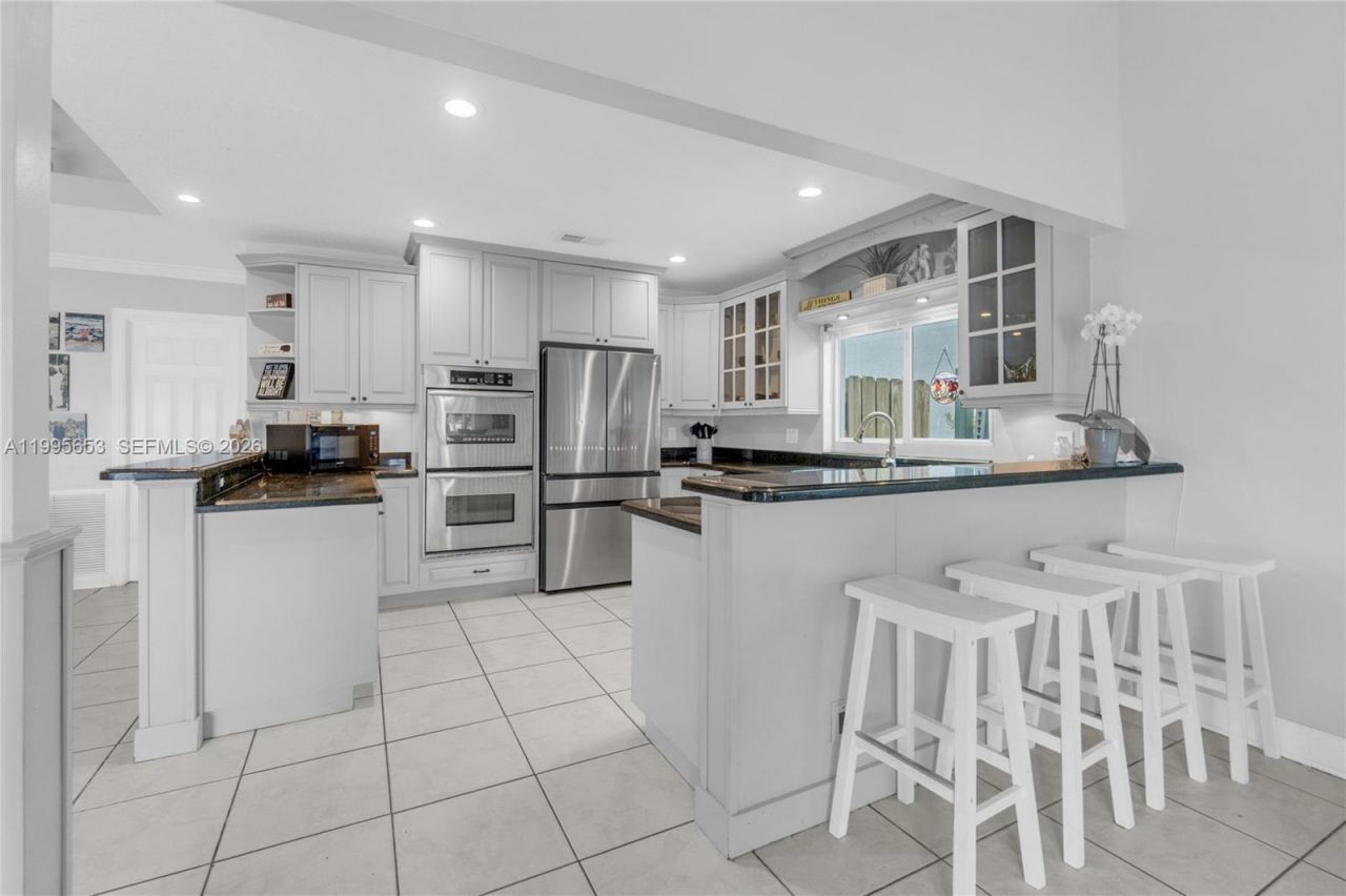 2426 NW 108th Ter , Sunrise, FL 33322 Photo