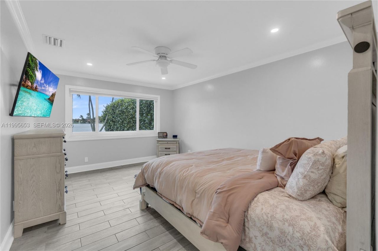 2426 NW 108th Ter , Sunrise, FL 33322 Photo