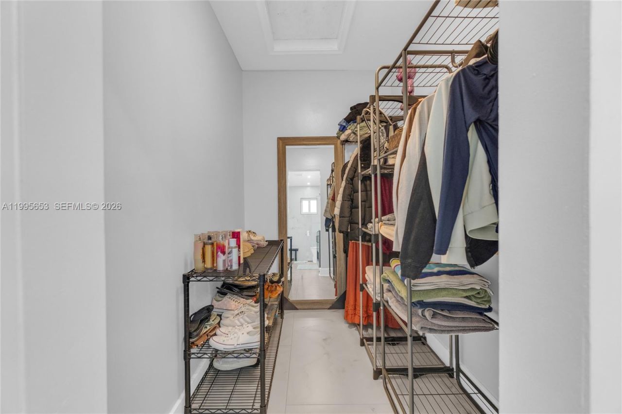 2426 NW 108th Ter , Sunrise, FL 33322 Photo