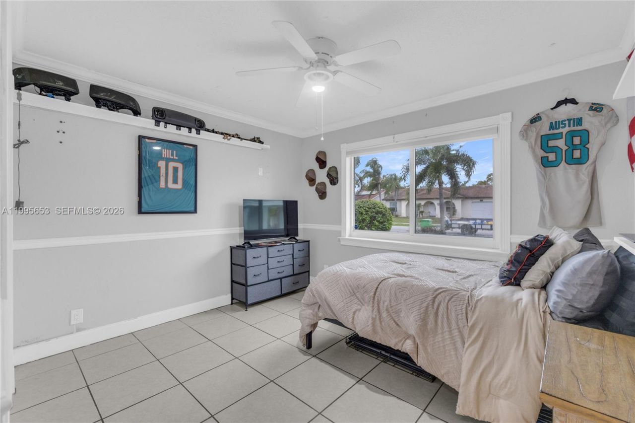 2426 NW 108th Ter , Sunrise, FL 33322 Photo